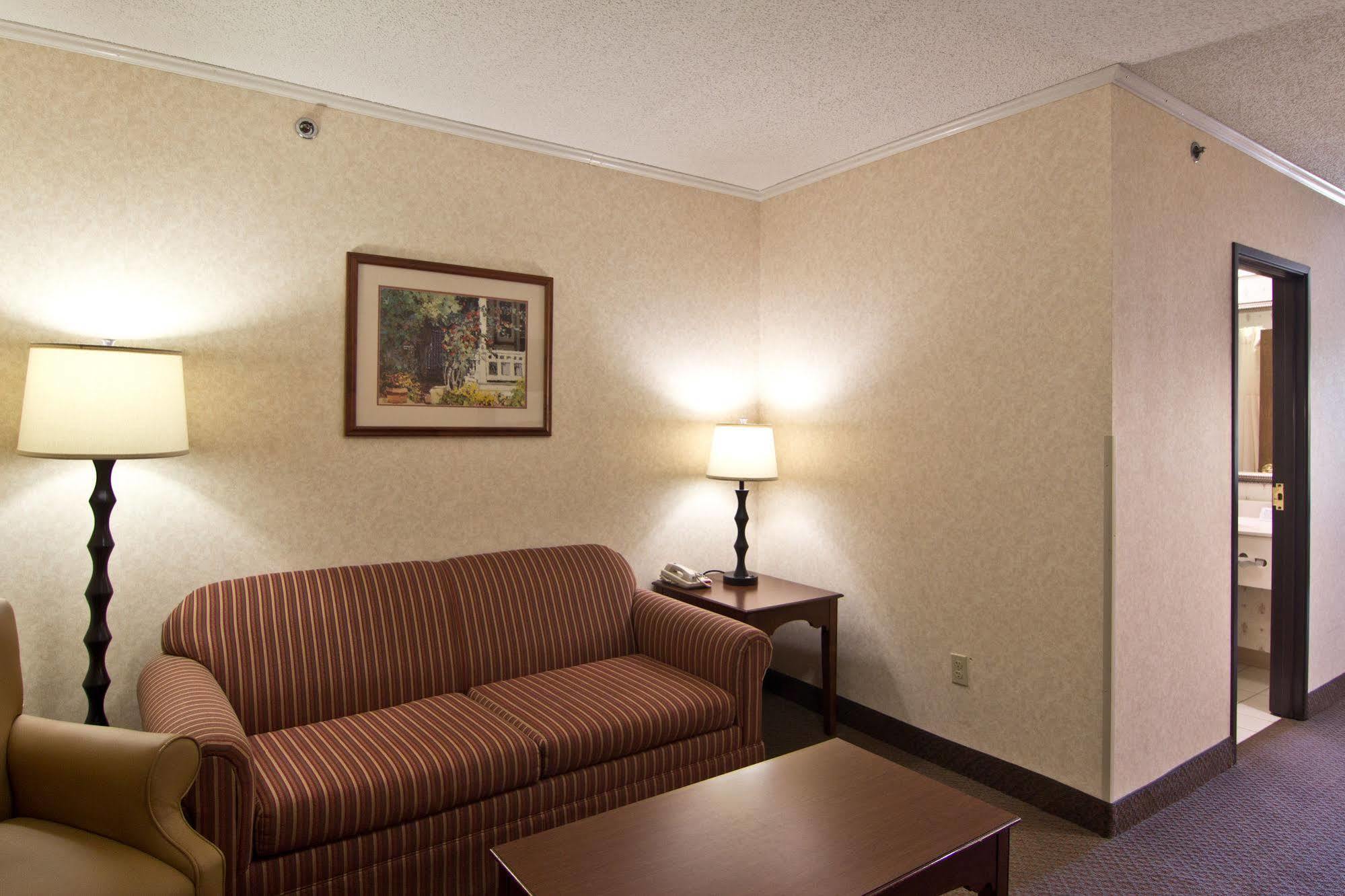 Village & 2* Coshocton