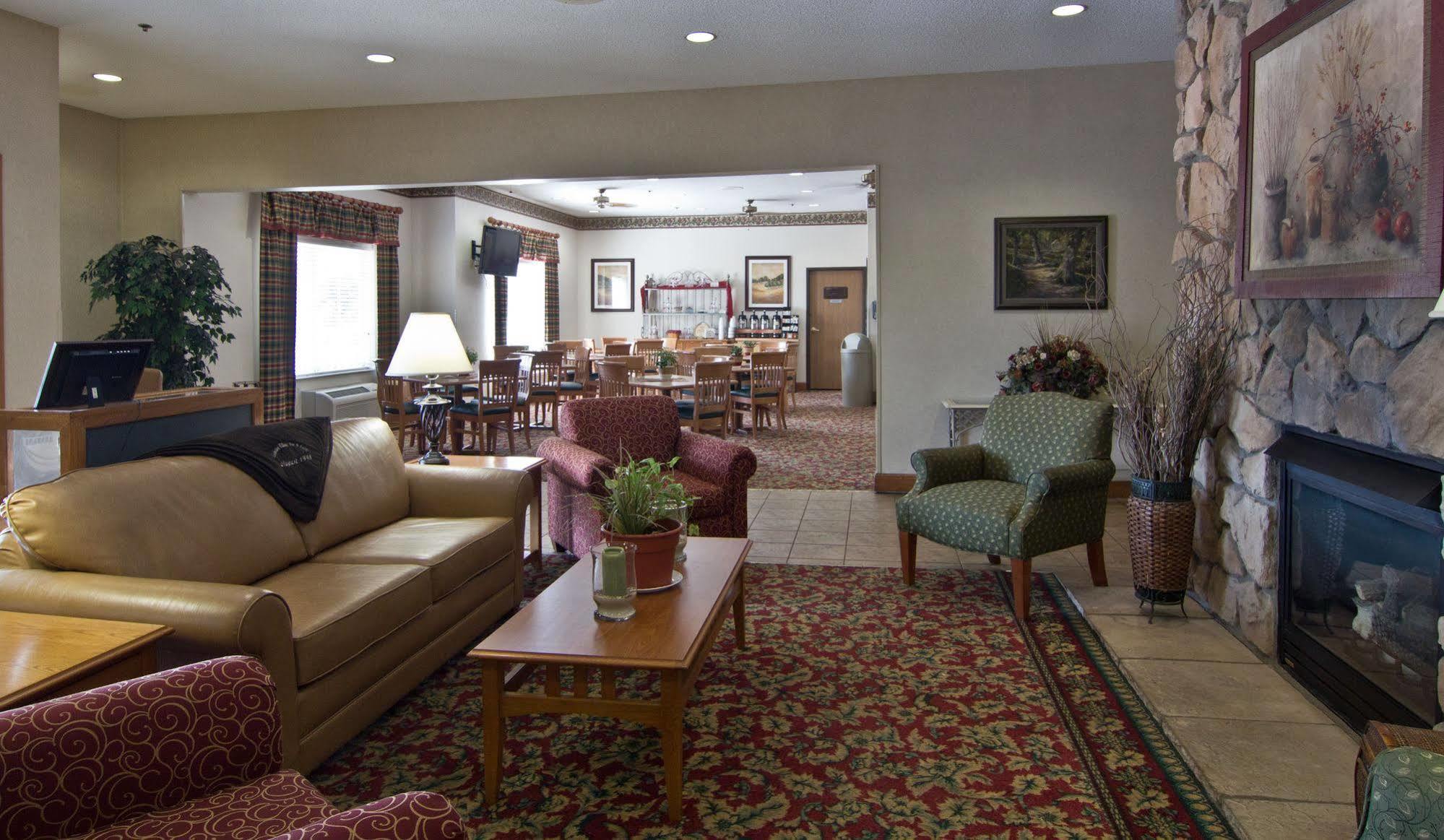 Village Inn&suites Hotel